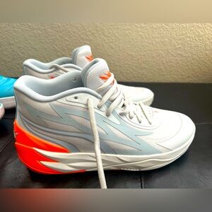 Puma LaMelo Ball MB.02 -
Queen City Fade and Puma LaMelo Ball MB.02
Gorangé